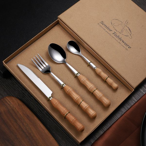 Regali promozionali Set di posate VIP in acciaio inossidabile con manico a forma di bambù, cucchiaio in legno da spiaggia, coltello, forchetta, scatole regalo pubblicitarie