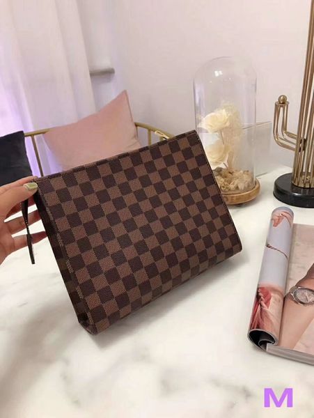 

2019 new pvc women cosmetic pouch brand designer zippy toiletry bag makeup case