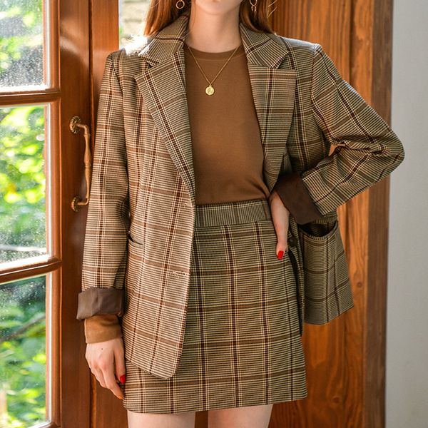 

autumn and winter long sleeve women single breasted pocket lattice loose coat, White;black