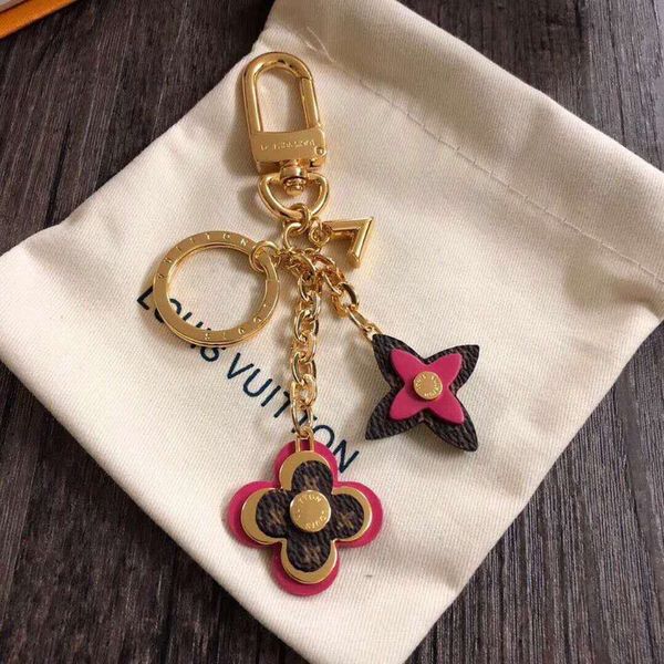 

high qualtiy new stainless steel keychain key chain brand key chain designers men women car bag keychain with box em69, Silver