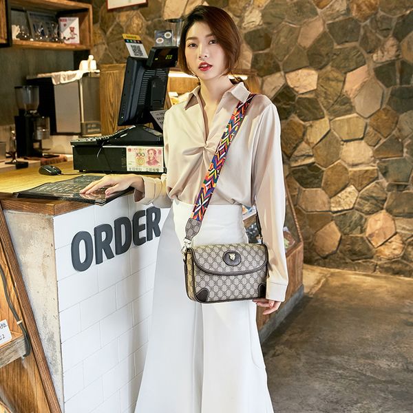 

голова тигра косой satchel 2019 осень женщина пакет small ck limit all-матч chest пакет женщина exceed огонь роскошь сумка сумки