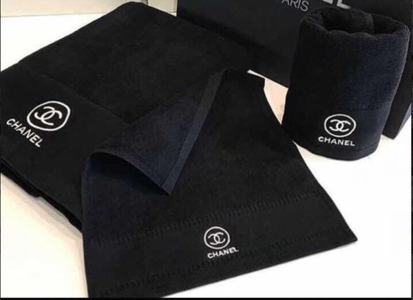 

Luxury bath towel de igner embroidered quare towel beach towel and bath towel 3 piece 1 et cotton fabric oft comfortable 2020 new