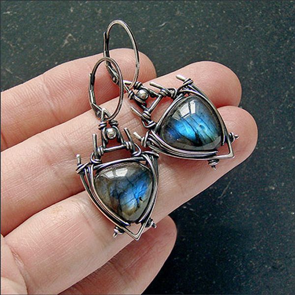 

rongyu cross border popular triangular labrador earrings european and american creative 925 retro lock earrings, Silver