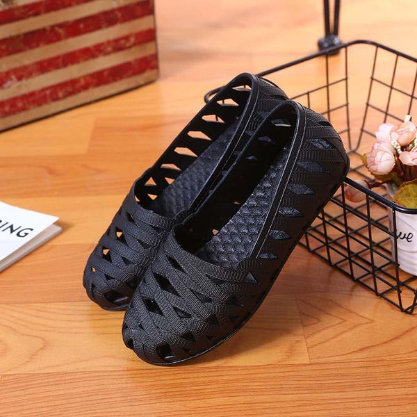 

02109 slippers rubber slide sandal floral brocade men slipper gear bottoms flip flops women striped beach causal slipper with box size:35-45, Black