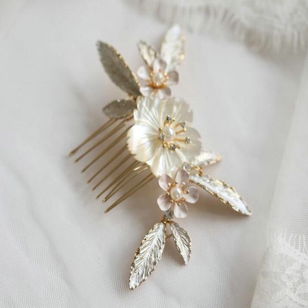 

bridal wedding hair accessories natural conch pearl flower hair comb gold headpiece, Golden;white
