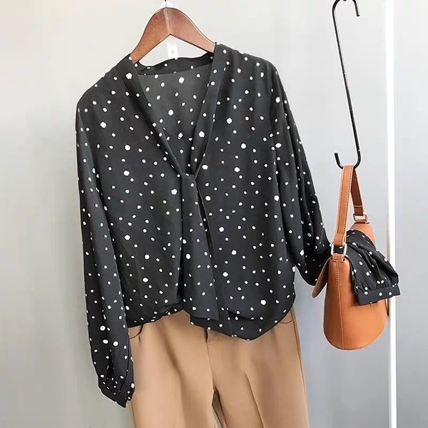 

2019 new long sleeve shirt, korean version, versatile polka dot chiffon shirt, student chic ong sleeve polka dot chiffon shirt, White