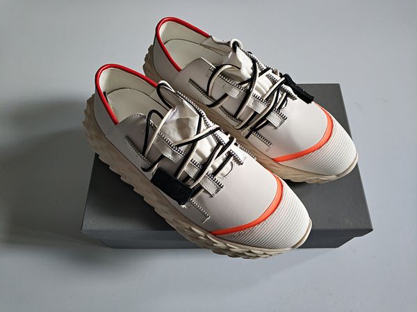

Sapatos ocasionais acesneaker
