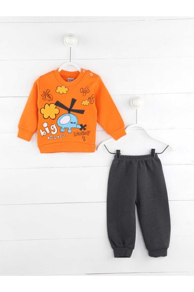 

orange seasonal male baby 2 li suit, White