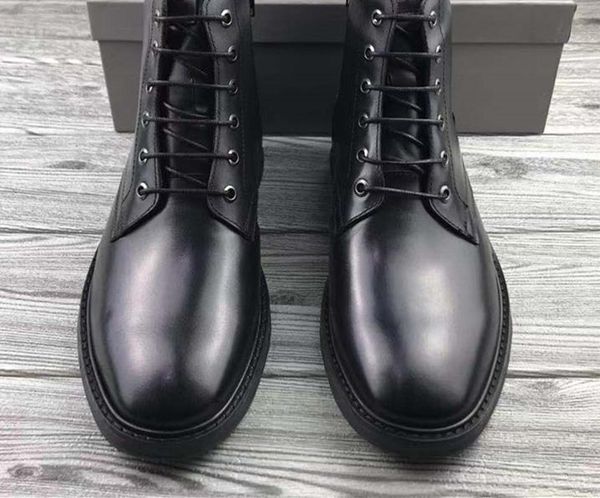 

2020 classic designer casual shoes for mens lace-up leather high help sneakers black round head rubber outsole outdoor shoes