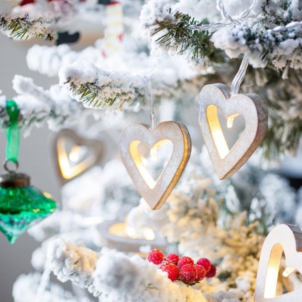 Stringhe LED Holiday Love Cuore in legno Avorio Luce bianca calda alimentata a batteria per la decorazione Halloween San Valentino Natale