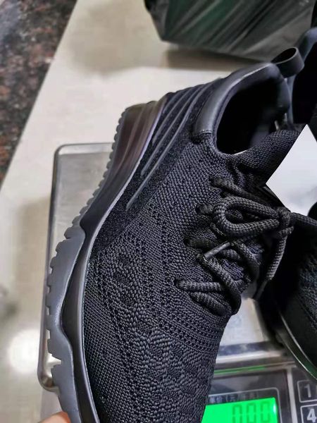 

2020 designer brand womens mens lace-up casual shoes use knitted vamp double color shading tr composite lightweight wear resistant sole c088, Black