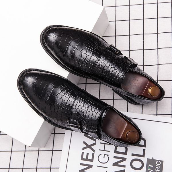 

2020 spring new style 47 large size men's shoes england men business leather shoes men's fashion casual versatile fashion, Black