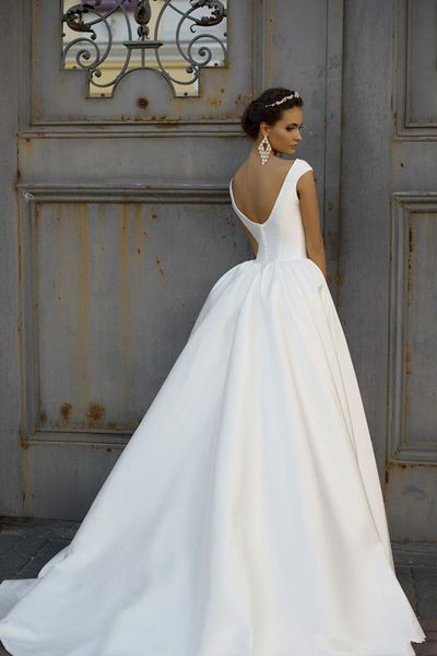 compre 2018 vestidos de novia de estilo simple con escote redondo