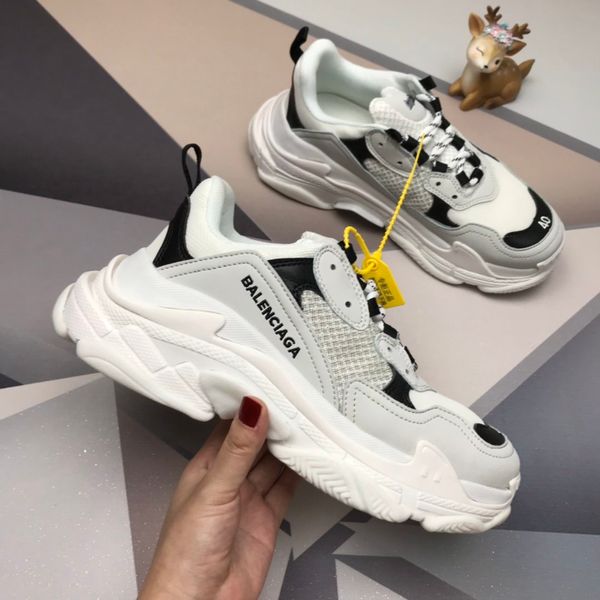 

net red super fire female 2019 spring and autumn new increase in thick and thick breathable casual sports shoes tide wild couple models
