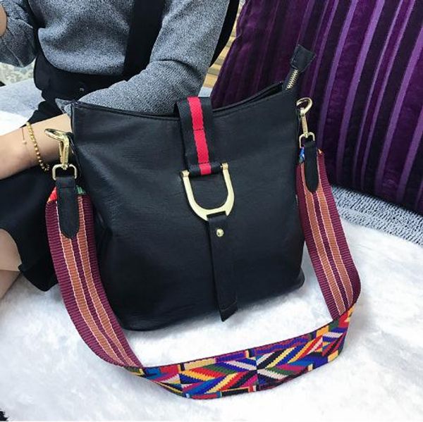 

2019 spring and summer new european and american coloured bucket bag single shoulder oblique spin packageaaa193