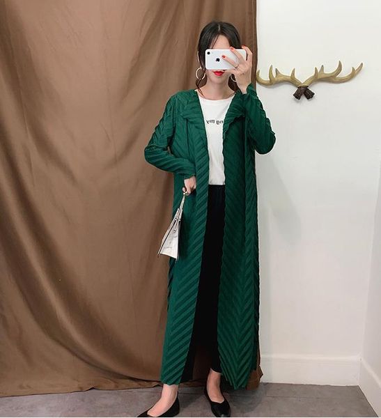 

miyake плиссированных пальто осень новый длинный участок дикого плащ отворот складка длинной женская ветровка темперамент бесплатной доставк, Tan;black