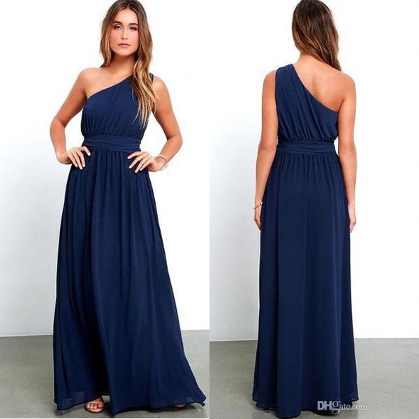 Western Boho Chiffon Blu Navy Abiti da damigella d'onore lunghi economici Una spalla Una linea Increspato Ruffles Damigella d'onore Abiti da ballo BA3598