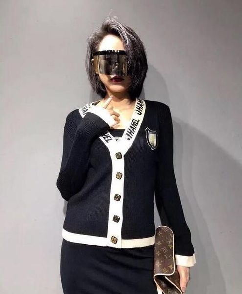 

Women knitted coat in luxury famou original fa hion brand cool ca ual v neck embroidery college wool letter wool weater coat