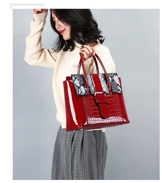 

2019 new women's handbag two-piece snake print european and american style fashion shoulder messenger bag wholesale