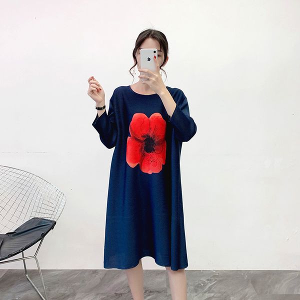 

2019 pleated dress autumn and winter new large size women's plus fertilizer to increase the slim pleated dress y193, Black;gray