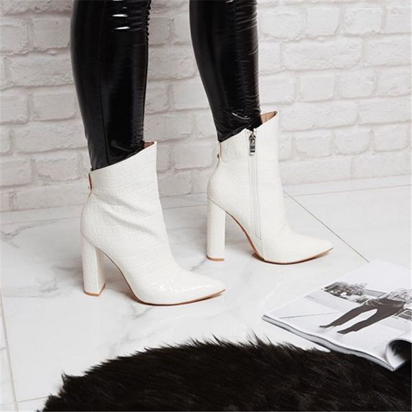 

2019 luxury design women 11.5cm high fetish leather block white heels ankle boots serpentine chunky quality shoes y200115, Black