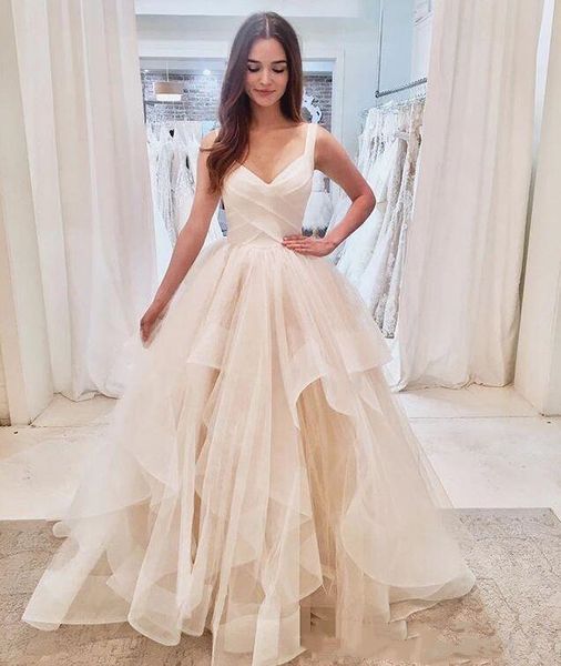 

2019 fahshion design ruffles wedding dresses sweetheart spaghetti straps ball gown princess tiered bridal gowns custom size, White