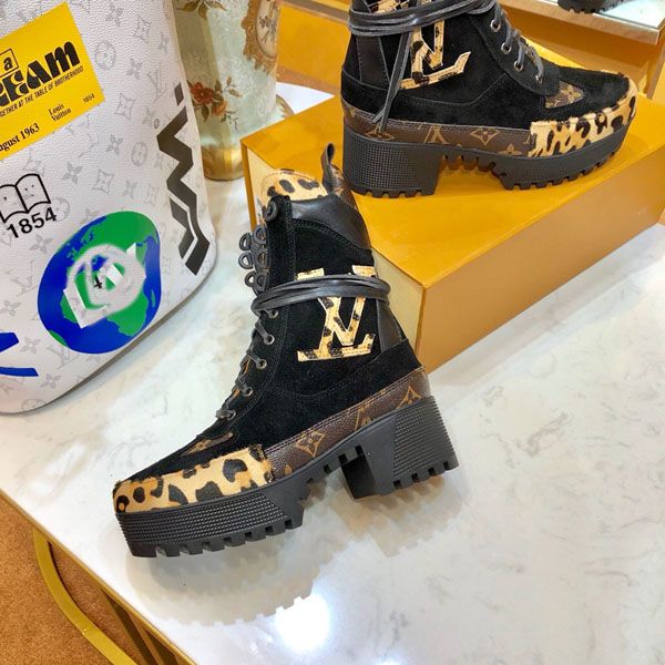 

the latest women's leather boots martin desert boots shoes red bottom real leather rough size 35-42 winter shoes, Black