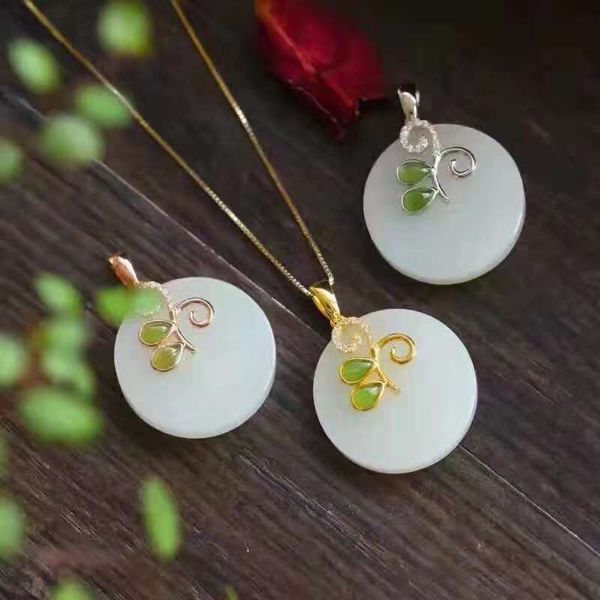 

package s925 silver inlaid natural xinjiang and tian baiyu pendant with a pure silver necklace neck trim