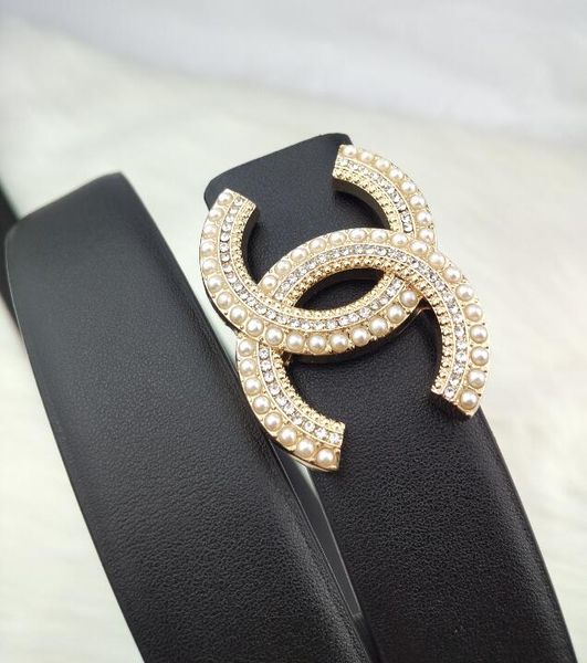 

2019 мужские джинсы повседневные брюки кожаный пояс, бизнес-мода высокое качество натуральной кожи дизайнер высокого класса мужской ремень, Black;brown