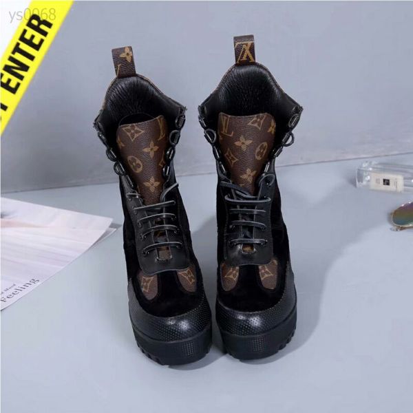 

british wind 2019 winter exquisite short boots thick with high heel martin boots leather platform thick bottom locomotive boots female tide, Black