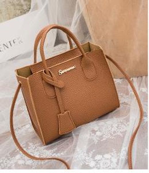 

new designer portable female bag foreign luxury small square bag shoulder slung tide fashion wild