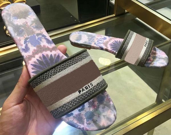 

2020 designer leather ladies sandals summer flat slipper fashion beach woman big head slipper rainbow letters slippers, Black