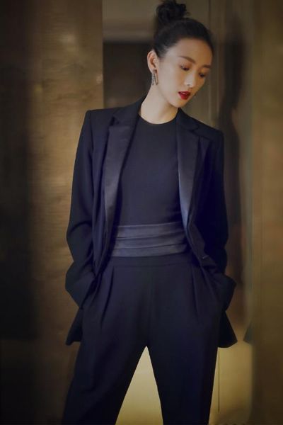 

2020 spring and autumn new black temperament show thin suit three-piece suit, White