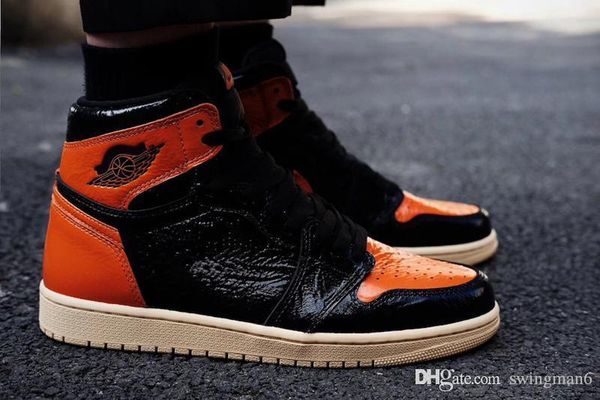 

authentic air high og 1 shattered backboard 3.0 black basketball shoes orange vanilla starfish retro mens sports sneakers 555088-028