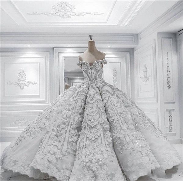

luxury crystal beaded off shoulder ball gown wedding dresses vintage lace appliqued open back saudi arabic dubai bridal gown plus size, White
