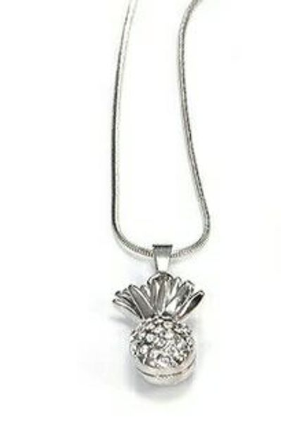 

2019 fashion simple fruit pineapple pendant necklace lady's collarbone chain silver-plated student's sweet versatile necklace pend
