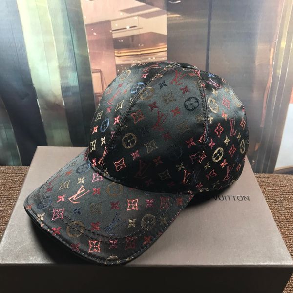 

2019 дизайн Высочайшего качества знаменитости Письмо береты Cap Болл Caps Мужчина Женщина колпаки Скупой Брим Шляпа козырьки MP2092 011