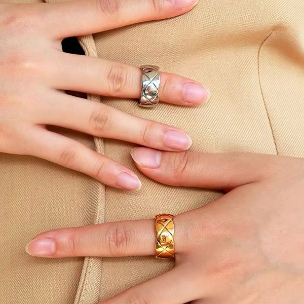 

2019 superior quality new 316l titanium steel carter love rings women men couples anel wedding ring brands rhombic rings, Silver