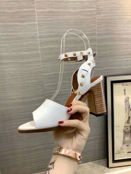 

new high-end brand summer ladies sandals leather women's rivet high heel sandals 35-39 yards ing, Black