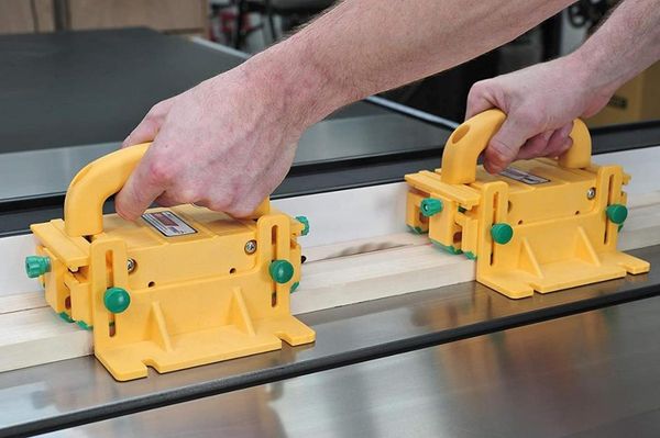 

2pcs 3d safety wood push handle woodworking tool