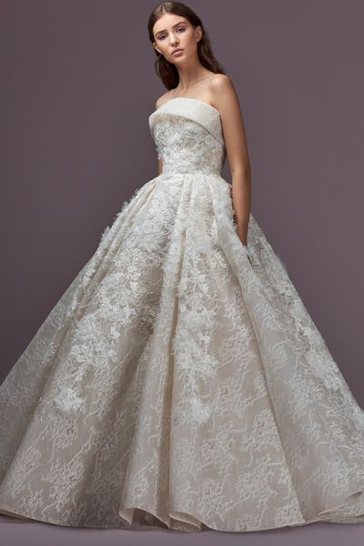 

elegant 3d floral appliqued lace wedding dresses 2019 new strapless beads robe de mariÃ©e wedding dress bridal gowns custom made, White