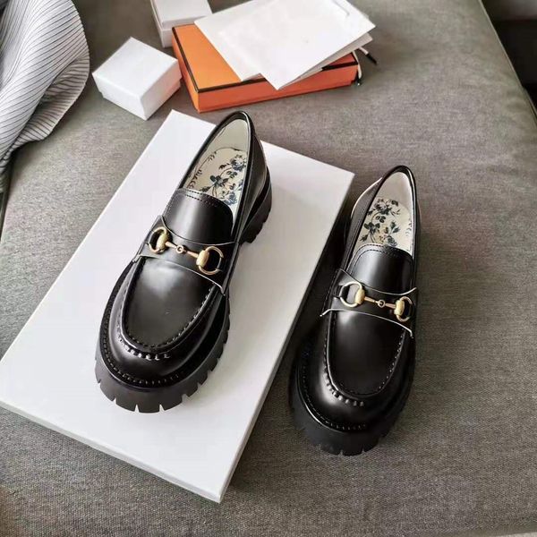 

luxury designer shoes for women horsebit loafer low heel leather lug sole loafers with blue rosebud print black shiny casual shoes