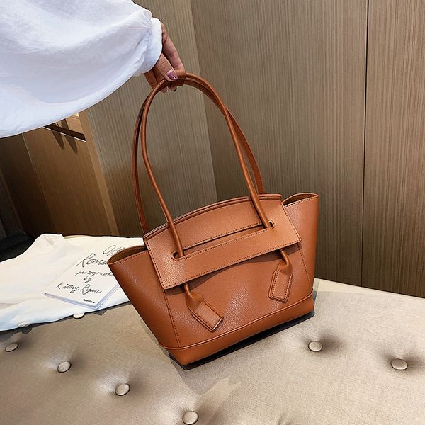 

handheld large capacity women's bag new 2019 wings bat dumplings bag