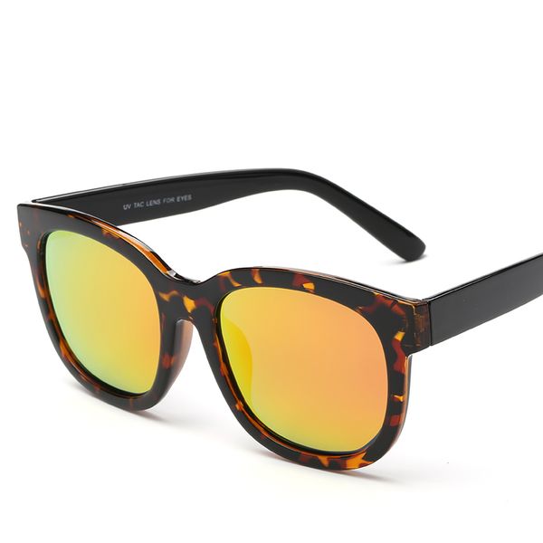 

ebeaka 2019 box classic retro polarized sunglasses tr90 driver's driving glasses for men and women with the same type of sunglas, White;black