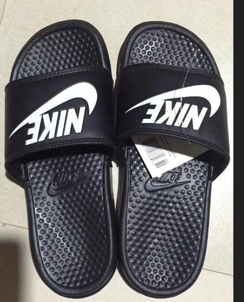 

Brand new 2019 big ize men couple andal fa hion oft lipper hoe flip flop lide fa hion de igner hipping