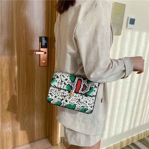 

роскошные сумки женские сумки серпантин малые площади crossbody сумки wild girls змея печати плеча сумка кожа