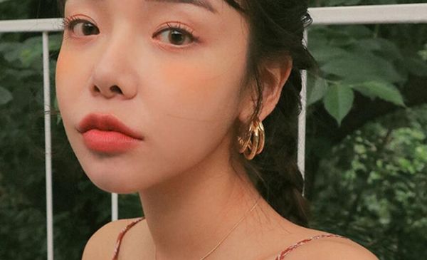 

yfjewe 2019designer crystal rhinestone earrings women gold sliver hoop earrings fashion jewelry earrings for women #e029, White