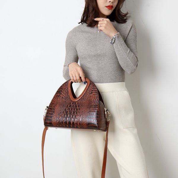 

2019 new alligator women handbag leather half moon women shoulder bags designer ladies hand bags sac a main femme