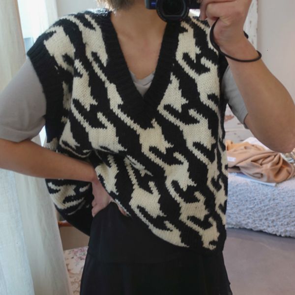 

women autumn sleeveless v neck plaid tank sweater female knitted waistcoat vest plus size pull femme jumper pullover jersey, Black;white
