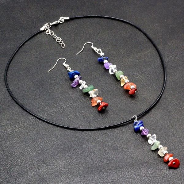 Chakra 7 colori ghiaia a forma libera pietra di quarzo naturale perline orecchini e set di gioielli con collana pendente